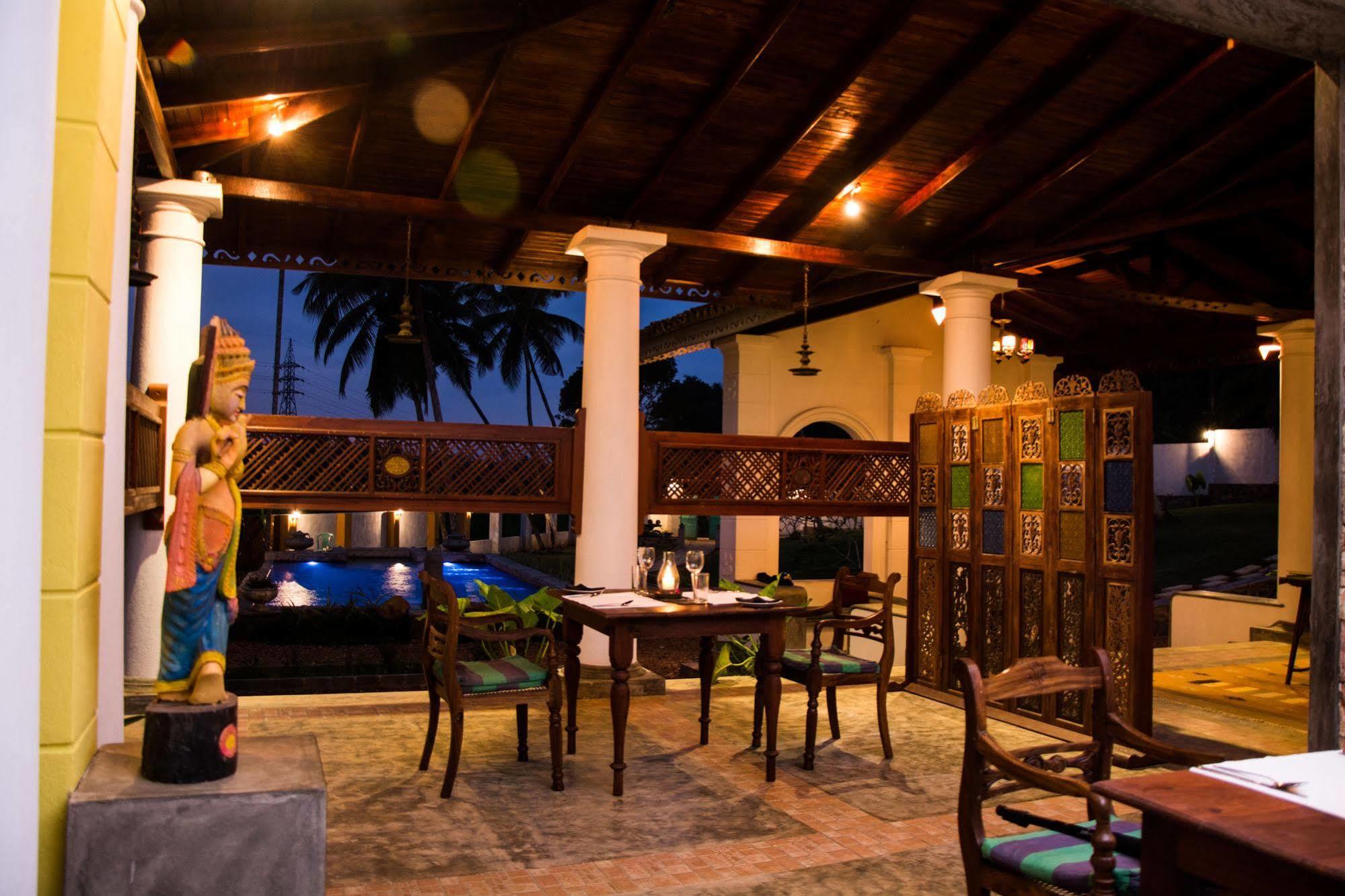 Villa Kubura Hikkaduwa Esterno foto