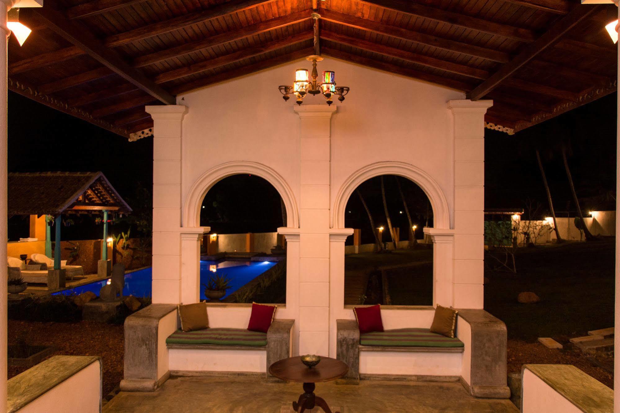 Villa Kubura Hikkaduwa Esterno foto
